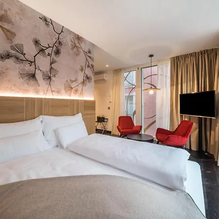 Steiner 5 - Suzuka Apartman